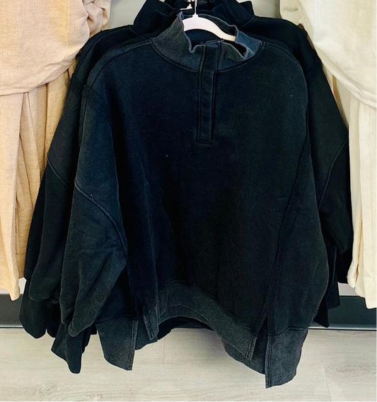 Mineral Washed Quarter Snap Sweatfleece top