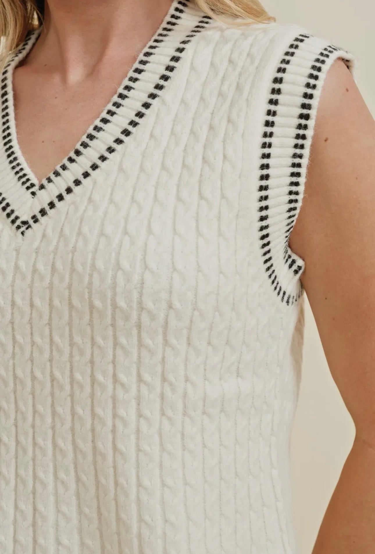 Line Accent Sweater Vest