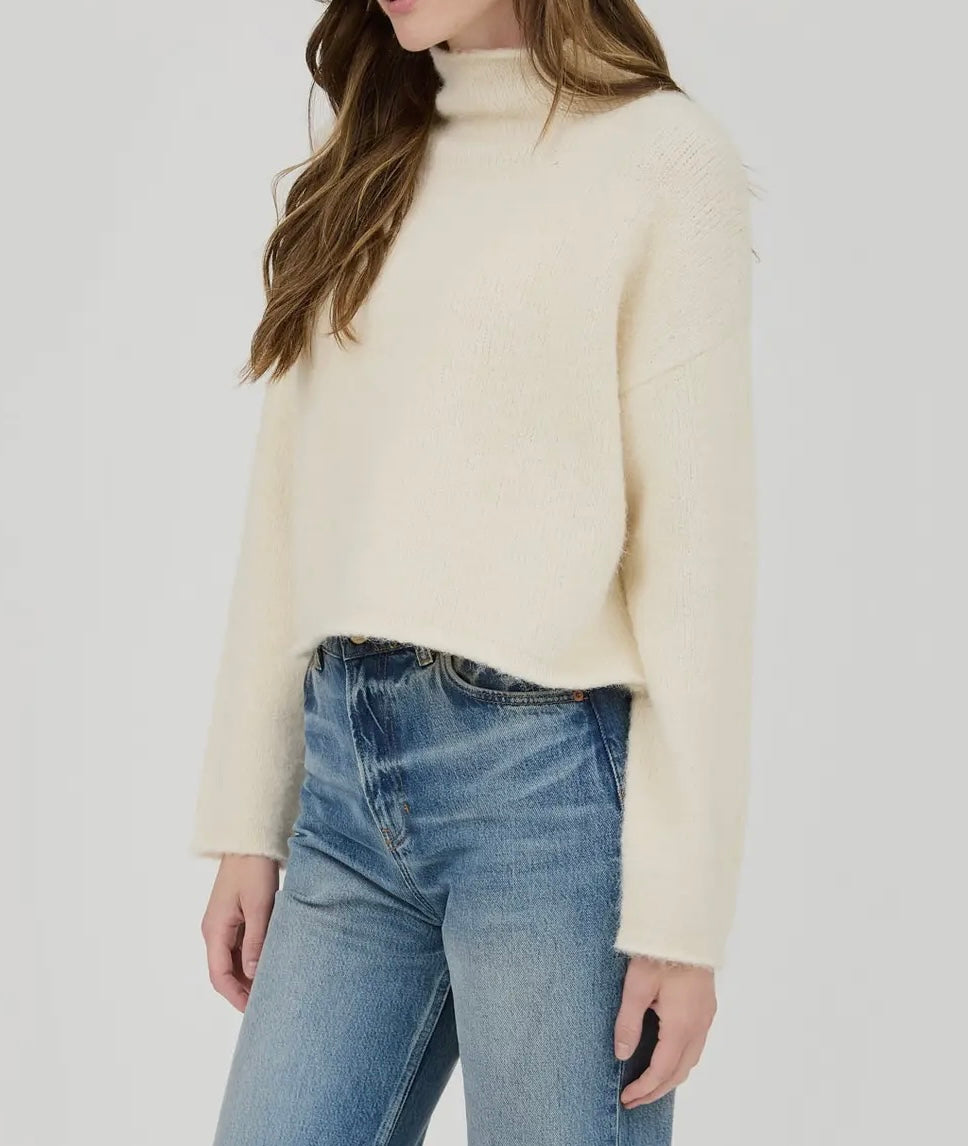 Turtleneck long sleeve knit sweater