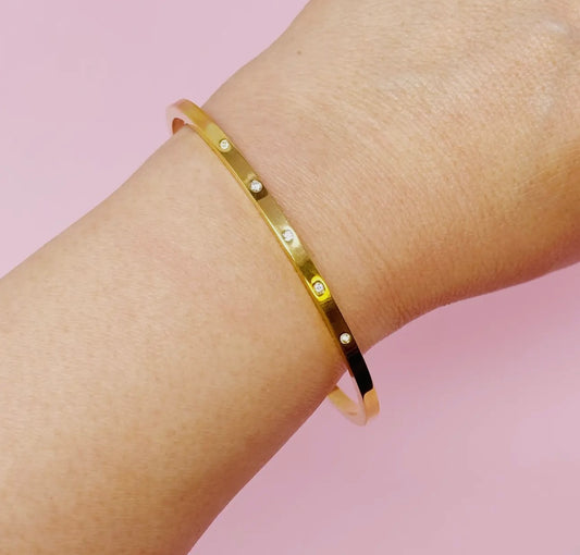 Slim lovely open bangle